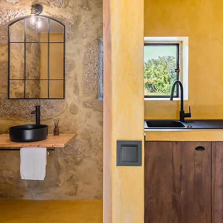 Lemon With Private Indoor Heated Pool - Oporto Lemon Farm, Near Porto Willa Valpedre