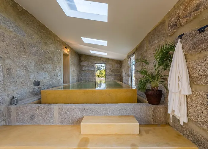 Lemon With Private Indoor Heated Pool - Oporto Lemon Farm, Near Porto